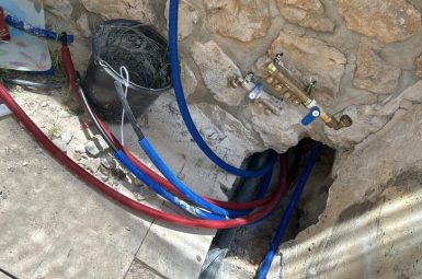 סעפת-מים-לדירה-קווי-כחול-אדום