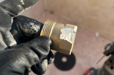 מחבר-פליז-מושחל-ביד-סרט-PTFE